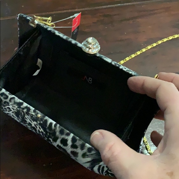 NWT clutch snow leopard w/cat print jeweled close - Picture 2 of 7